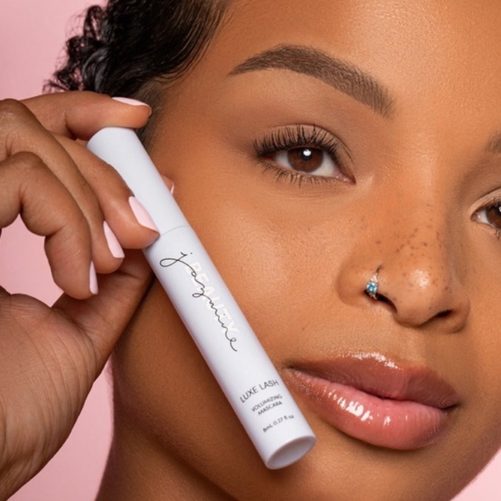 JAZMINE BEAUTY Luxe Lash Volumizing Mascara In Black